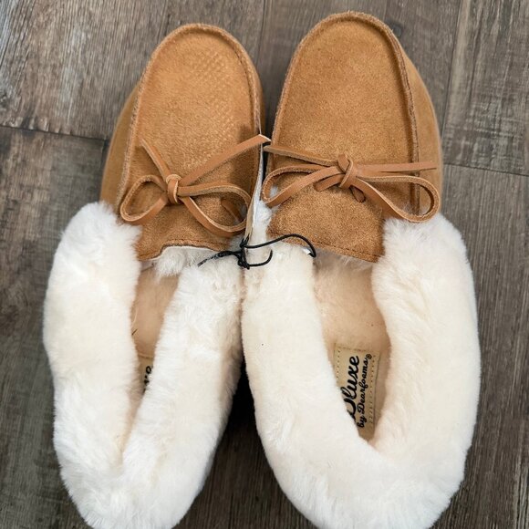 dluxe by dearfoams Women's Shearling Moc with Fur Casing Slippers - Chestnut 8 - Picture 7 of 9